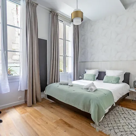 Elegante Parisienne Au Coeur Du Marais 아파트 파리